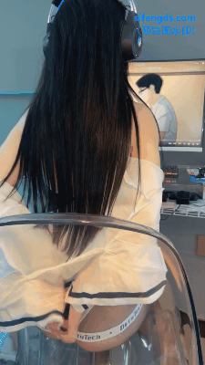 645cb0e3-ace2-4127-8c5c-099b8c8a5d2c.gif